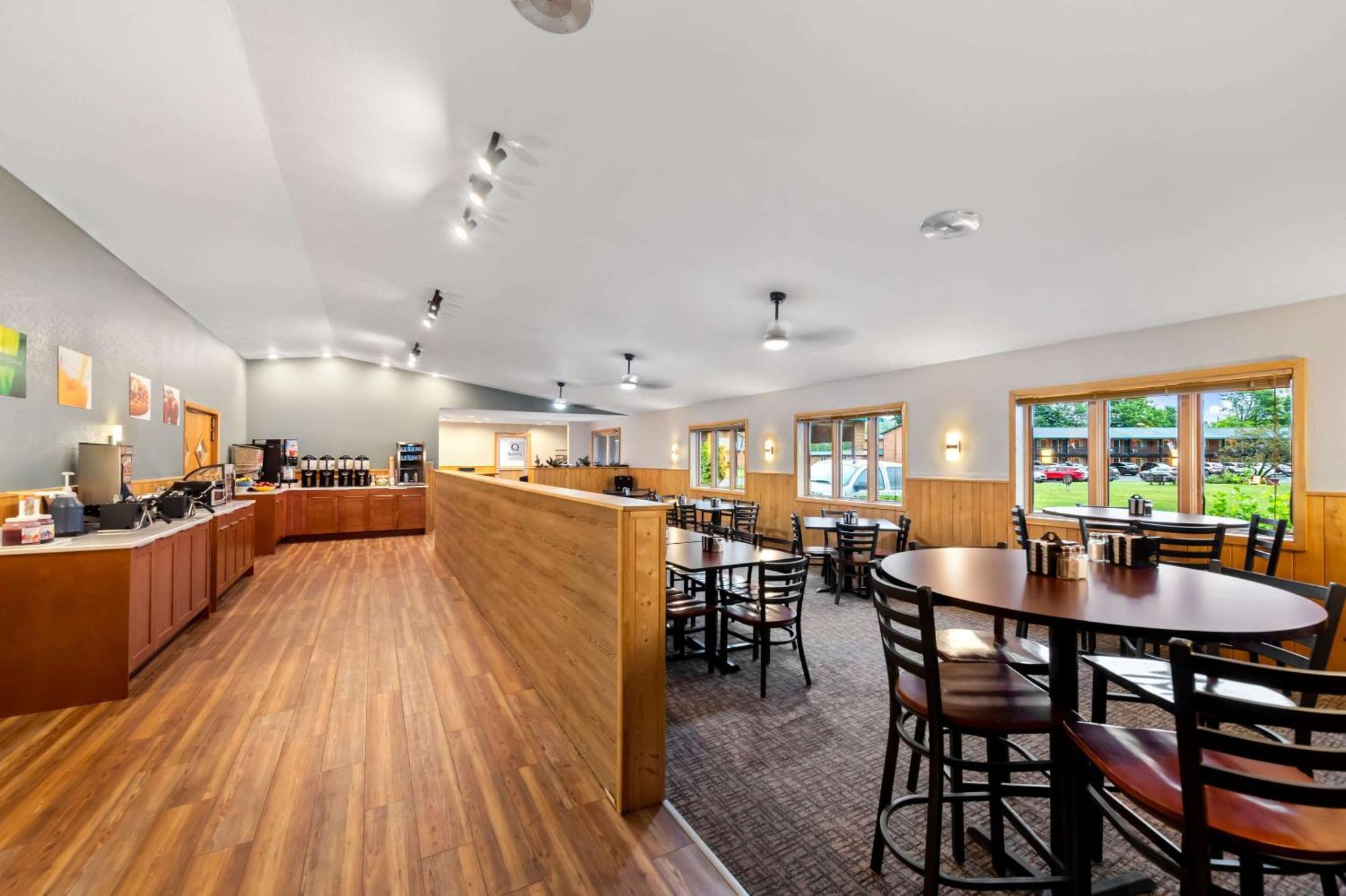 Quality Inn & Suites Munising Wetmore ภายนอก รูปภาพ
