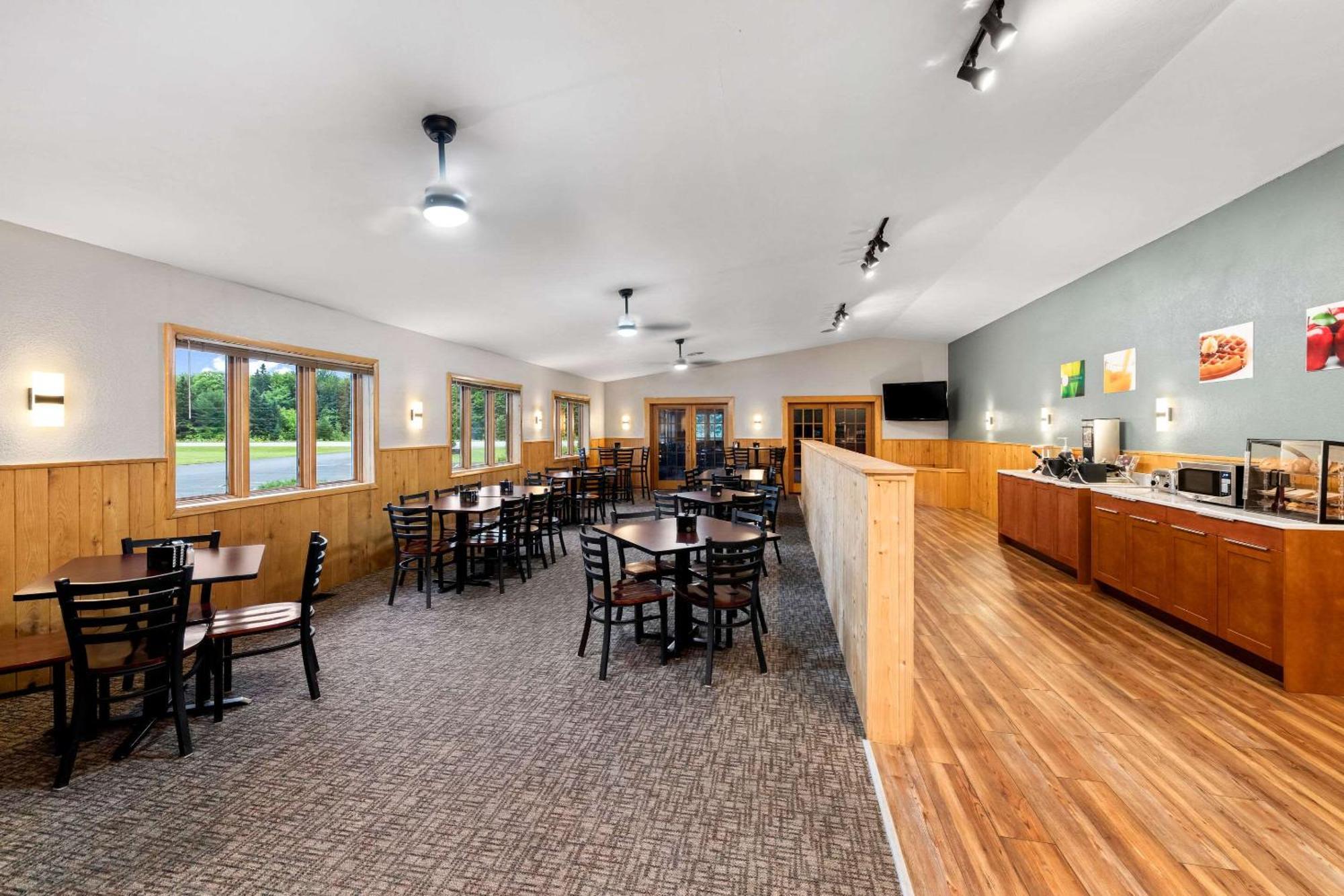 Quality Inn & Suites Munising Wetmore ภายนอก รูปภาพ
