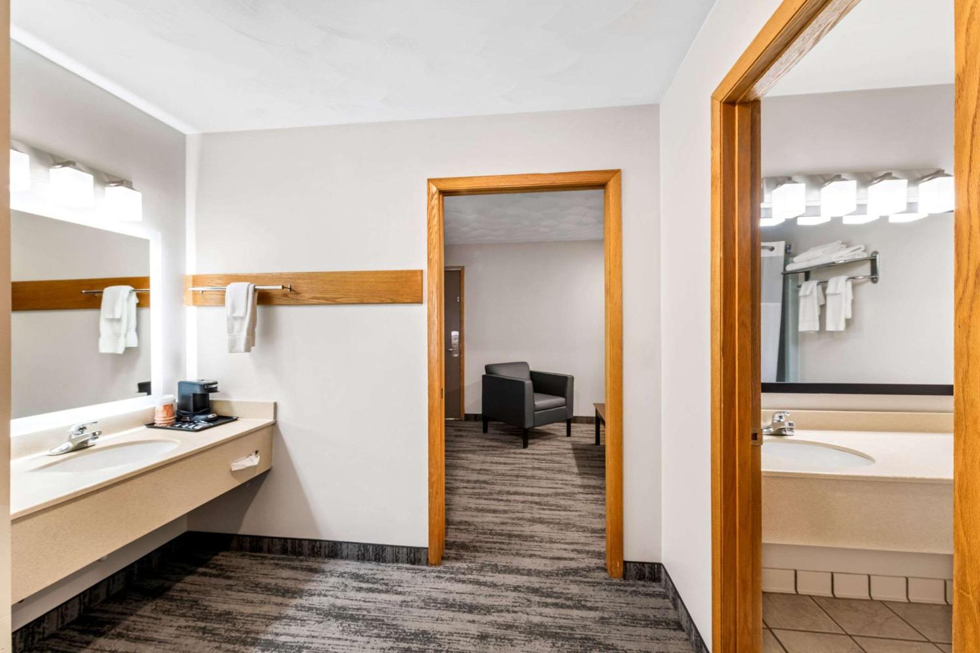 Quality Inn & Suites Munising Wetmore ภายนอก รูปภาพ