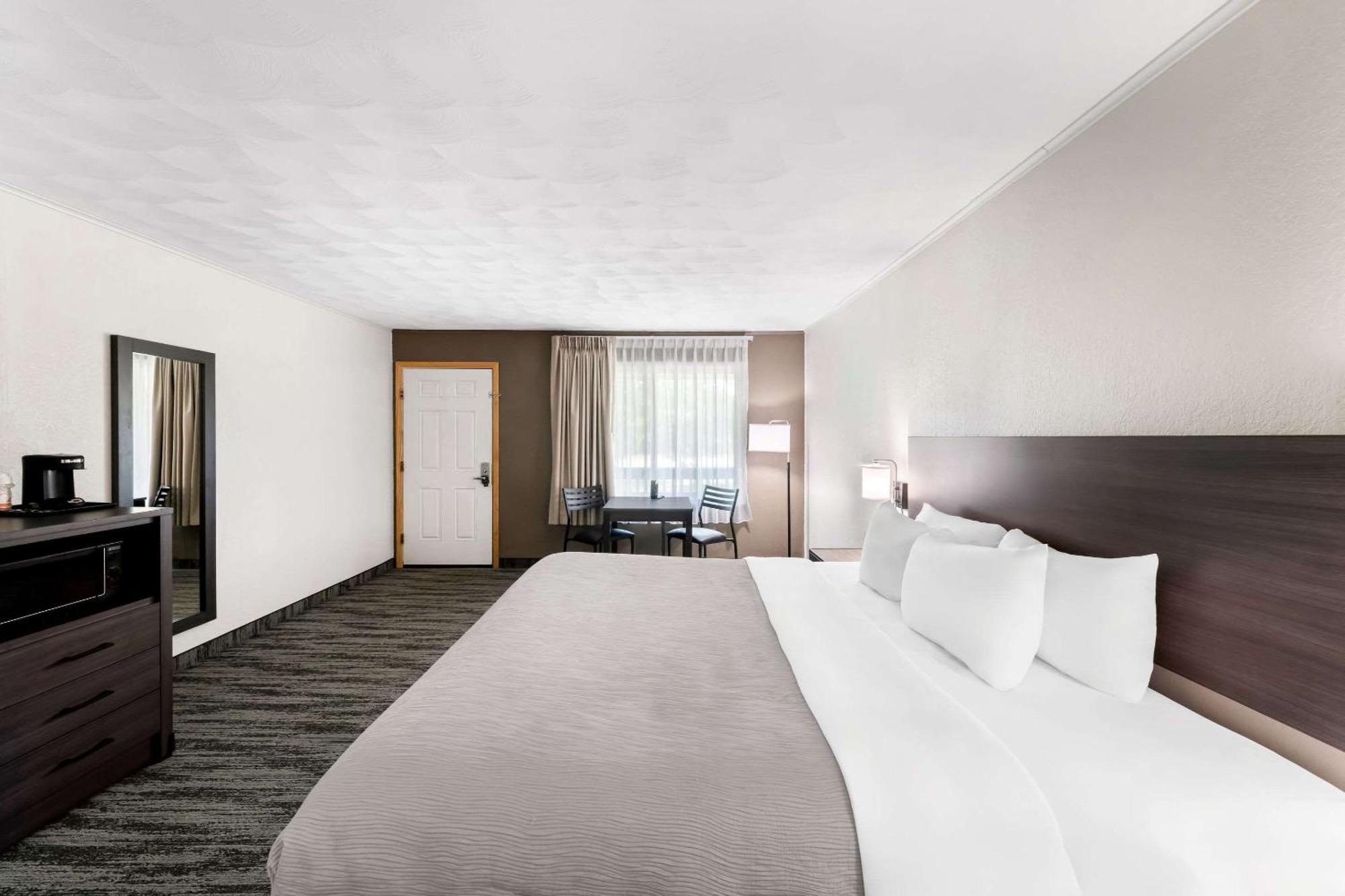 Quality Inn & Suites Munising Wetmore ภายนอก รูปภาพ