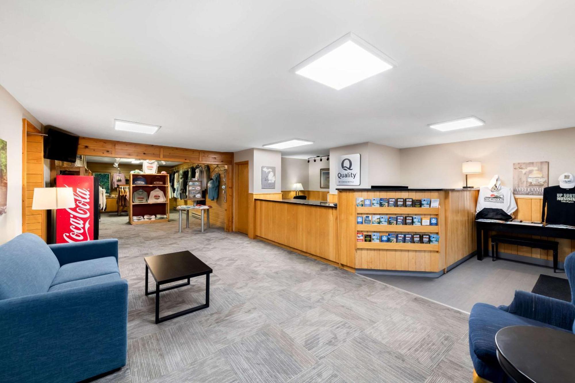 Quality Inn & Suites Munising Wetmore ภายนอก รูปภาพ