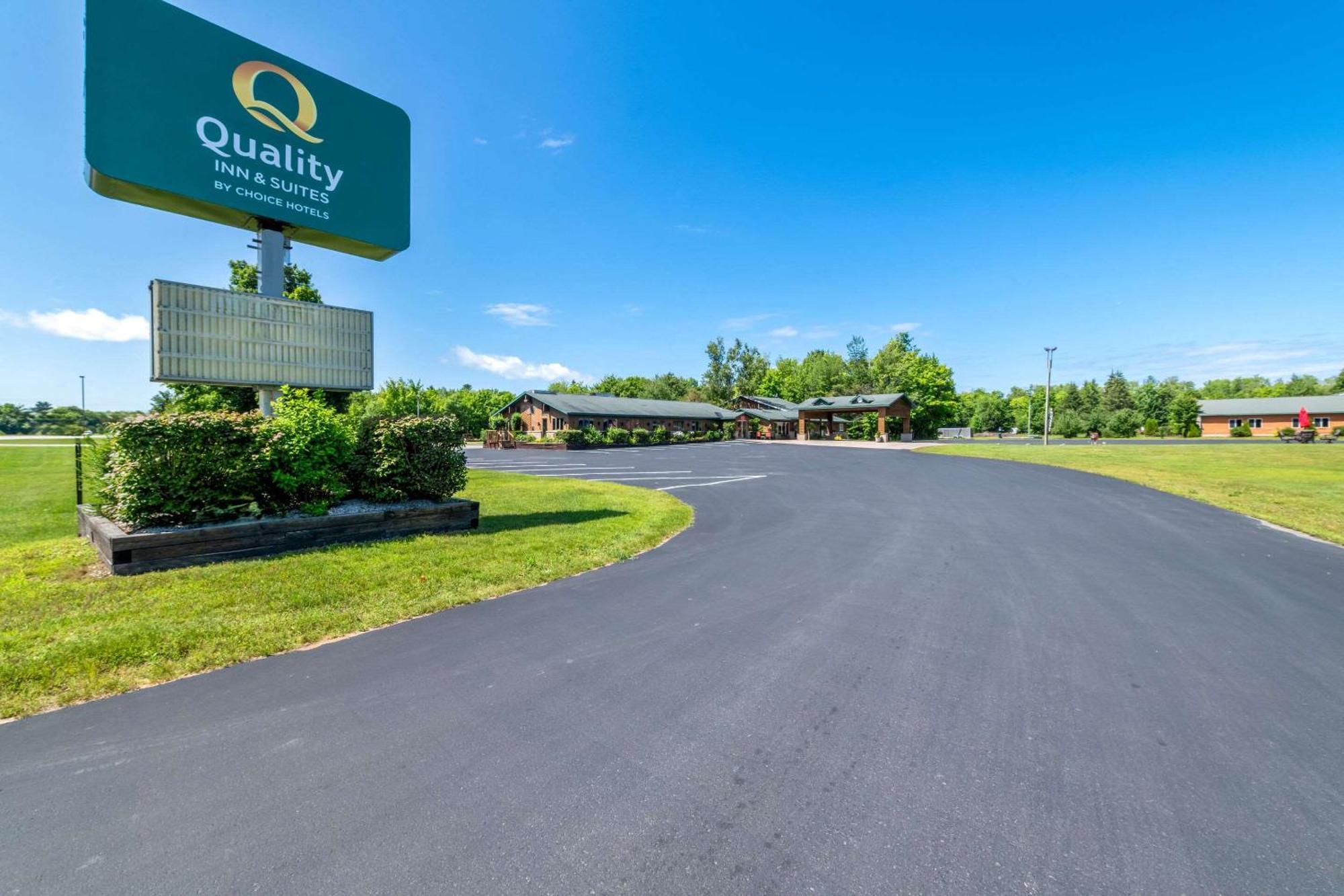 Quality Inn & Suites Munising Wetmore ภายนอก รูปภาพ