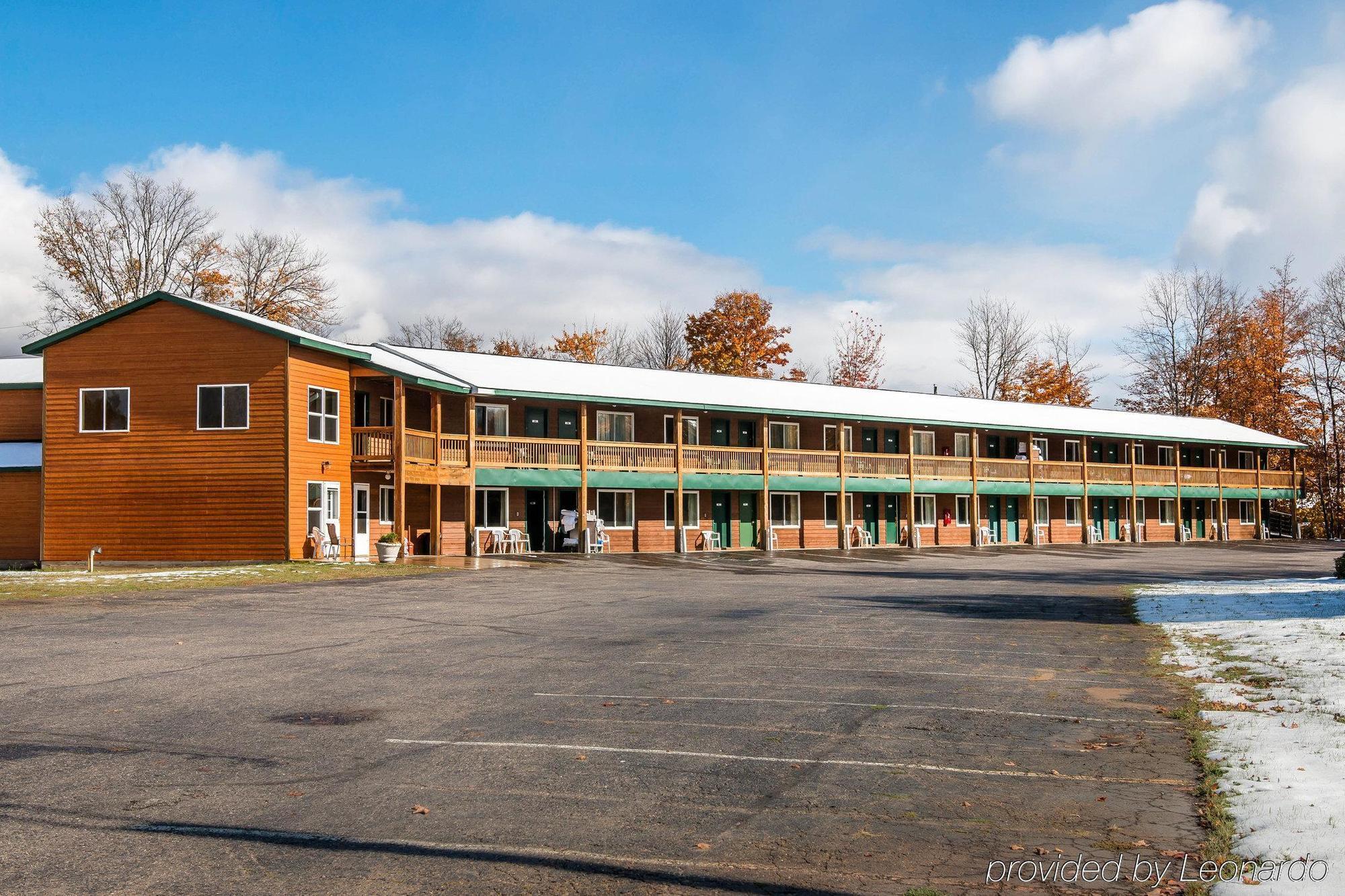 Quality Inn & Suites Munising Wetmore ภายนอก รูปภาพ