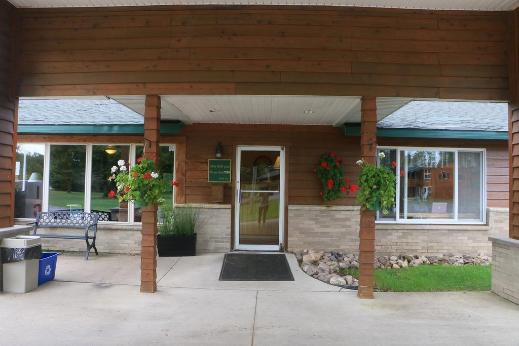 Quality Inn & Suites Munising Wetmore ภายนอก รูปภาพ