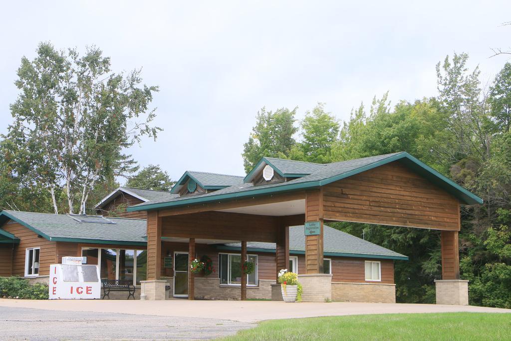 Quality Inn & Suites Munising Wetmore ภายนอก รูปภาพ
